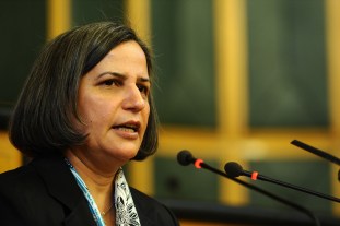 BDP GENEL BASKAN YARDIMCISI GULTAN KISANAK, PARTISININ TBMM GRUBUNDA KONUSMA YAPTI. (ANADOLU AJANSI - CEM OZDEL) (20100223)