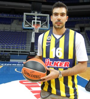 kostasbasin3_45664_5770679